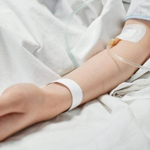 O tânără din Botoșani are nevoie urgentă de ajutor financiar pentru o operație