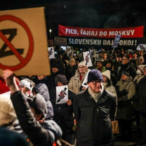 Proteste la Bratislava împotriva premierului Robert Fico