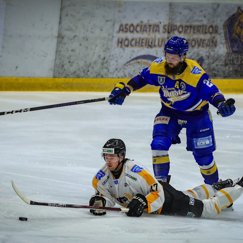 ACSH Gheorgheni și CSM Corona Brașov obțin victorii în Erste Liga la hochei pe gheață