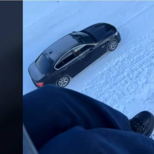 Sofer cu BMW surprins urcand pe partiile de schi din Borsa