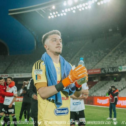 Andrei Gorcea, transferat de la U Cluj la UTA Arad, primit cu recunoștință de fanii &quot;Sepcilor Rosii&quot;