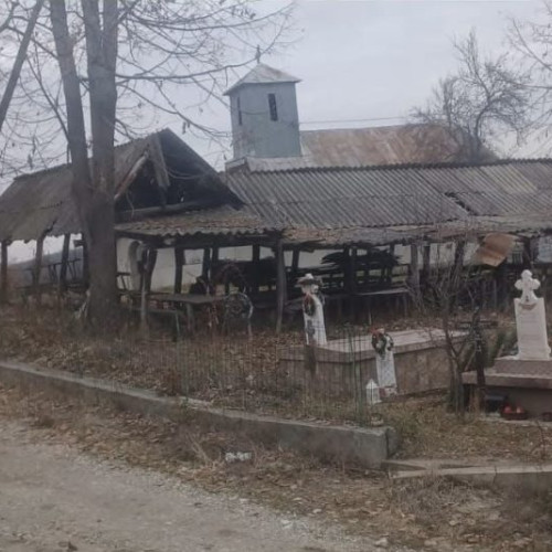 Avertizare în comuna Danciulesti: Soproanele din jurul bisericii Halangesti, pericol iminent de prăbușire