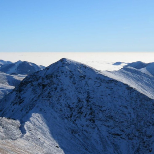 Vreme severă în zona montană: vânt puternic și precipitații