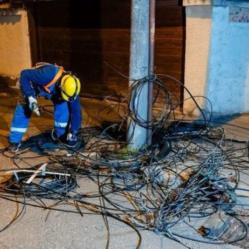 Nicușor Dan anunță îndepărtarea a 300 de kilometri de cabluri aeriene din București