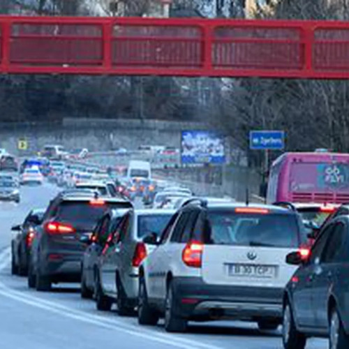 Trafic intens pe DN 1 Ploiești - Brașov, șoferii sunt sfătuiți să circule cu precauție