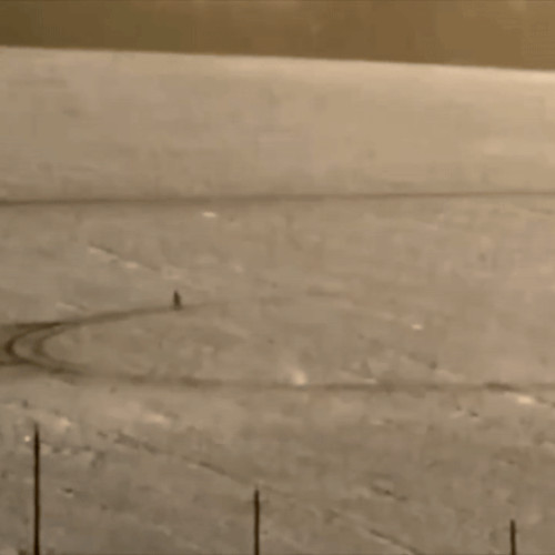 Imagini controversate cu un Stryker ucrainean atacând soldați ruși în regiunea Kursk