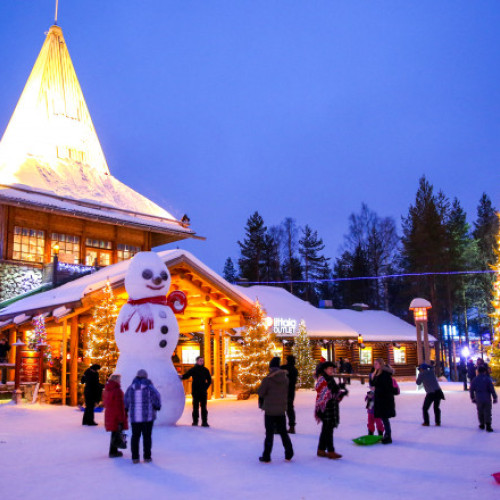 Haine abandonate în hotelurile din Rovaniemi, capitala Laponiei