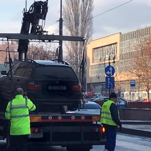 Echipele de ridicări auto din Cluj-Napoca acționează preventiv împotriva parcării neregulamentare