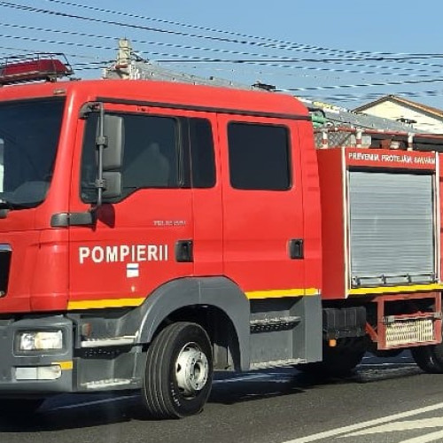 Peste 100 de pompieri și paramedici SMURD în acțiune în minivacanța de Revelion