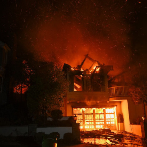 Incendiile devastatoare din Los Angeles afectează comunitățile celebrităților