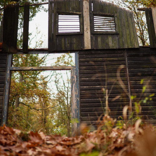 Guvernul german vinde proprietăți foste lagăre de concentrare, generând controverse