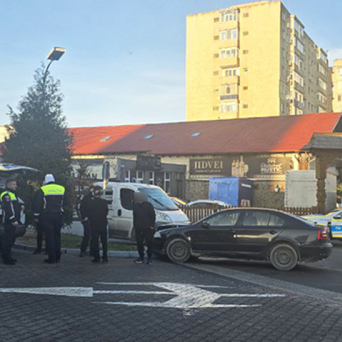 Accident pe Bulevardul Tomis implicând două autoturisme