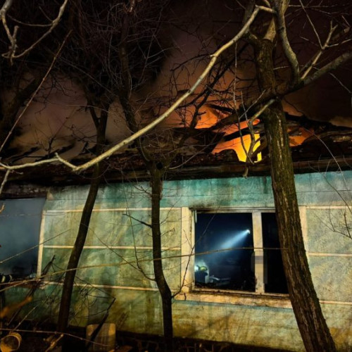 Incendiu devastator la o casă din Baia Mare: o persoană a decedat