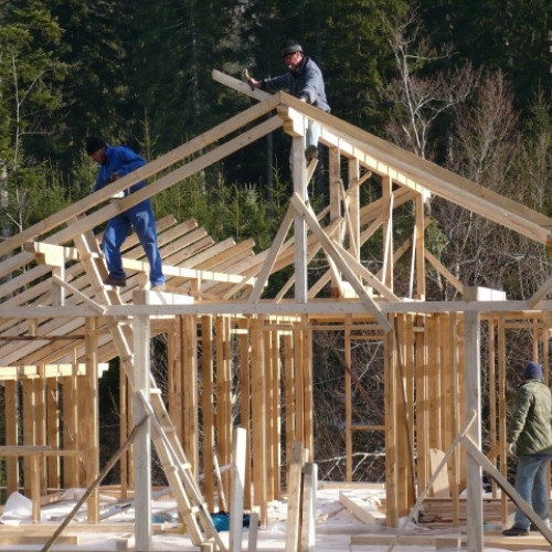 Creștere a numărului de autorizații de construire în prima parte a anului 2024