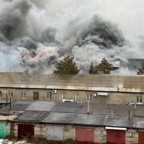 Incendiu devastator la un depozit petrolier din Engels, după un atac ucrainean