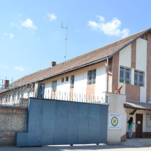 Protest al gardienilor de la Penitenciarul Codlea împotriva neplății orelor suplimentare