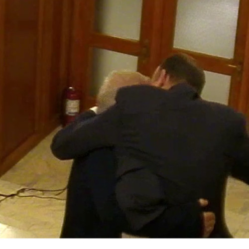 Continuă ancheta în cazul incidentului din Parlamentul României