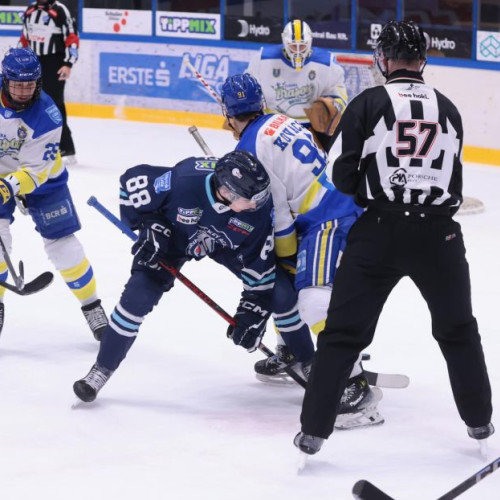 Echipele românești din Erste Liga la hochei pe gheață, înfrângeri vineri
