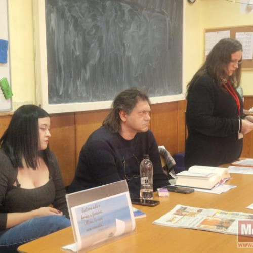 Poeți la licee: Activitate dedicată tinerilor la Liceul "Dimitrie Negreanu"