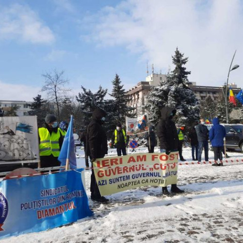 Protest al polițiștilor și angajaților penitenciare în Botoșani