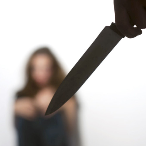 Hunedorean arestat după ce și-a sechestrat familia cu un cuțit