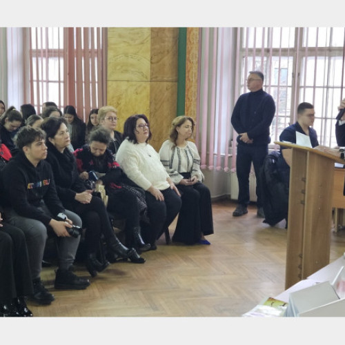 Atmosferă de sărbătoare la Colegiul Național "Mihai Eminescu" din Oradea