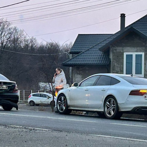 Două persoane rănite într-un accident rutier pe drumul E 58