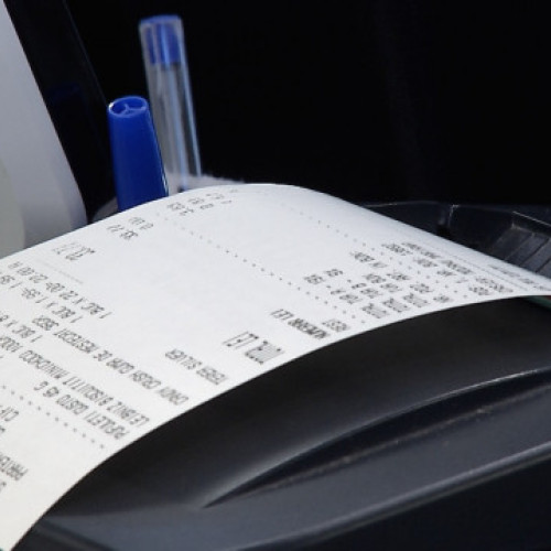 Bonul fiscal la plata cu cardul devine opțional