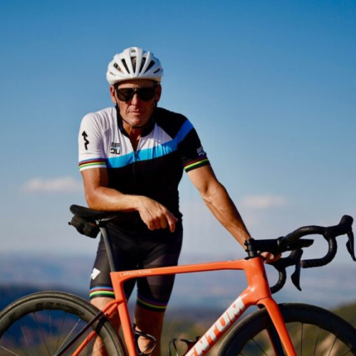 Lance Armstrong își anunță încheierea dependenței de alcool