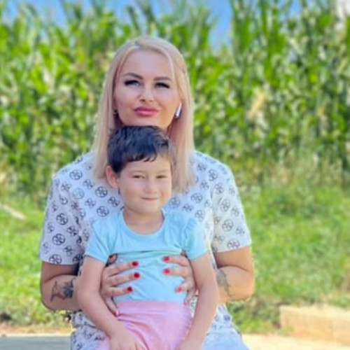 O clujeancă îndrumă comunitatea să sprijine o fetiță din Mociu să își îndeplinească visul