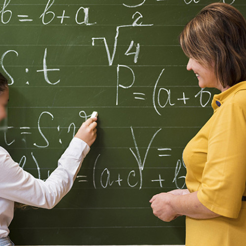 Ministrul educației propune reforme pentru salariile profesorilor