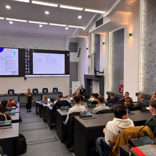 Studenții de la TUIASI câștigători ai competiției „Ingenious Ideas” își prezintă proiectele