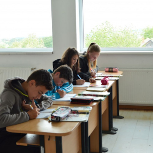 Peste 900 de profesori cer modificări pentru programele educaționale