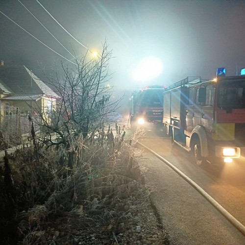 Incendiu devastator în localitatea Oar: un bărbat a fost găsit carbonizat