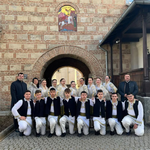 Tinerii din Nucet au sărbătorit Ziua Culturii Naționale