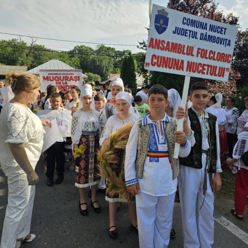 Ansamblul "Cununa Nucetului" caută noi dansatori