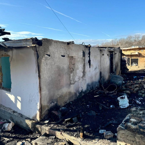 Tragédie în satul Gorgota: O familie numeroasă a rămas fără adăpost