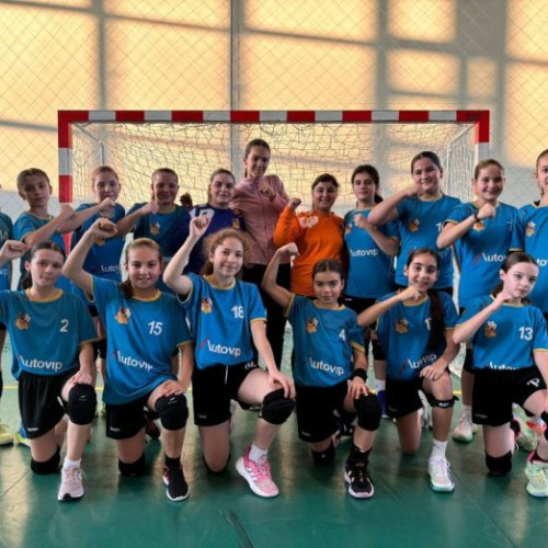 Competiție de handbal fete în comuna Suraia