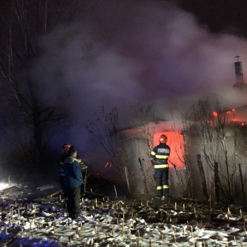 Incendiu la o pensiune din Campulung Moldovenesc, cauzat de o sauna