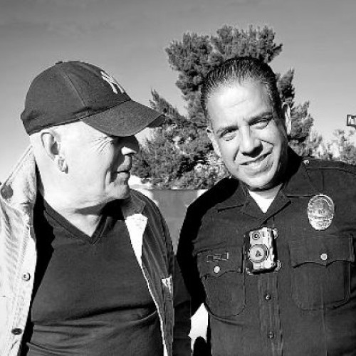 Bruce Willis, întâlnire cu ofițerii de poliție în timpul incendiilor din Los Angeles