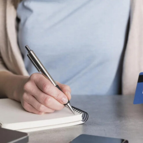 Crește îngrijorarea în rândul debitorilor: E mai bine să plătești anticipat creditele?