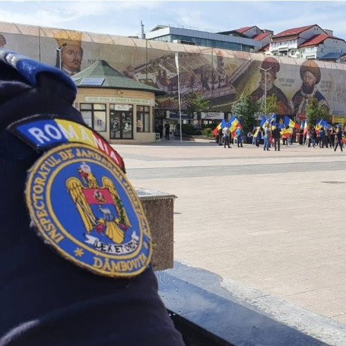 Jandarmii din Dâmbovița asigură ordine publică la adunarea din Târgoviște