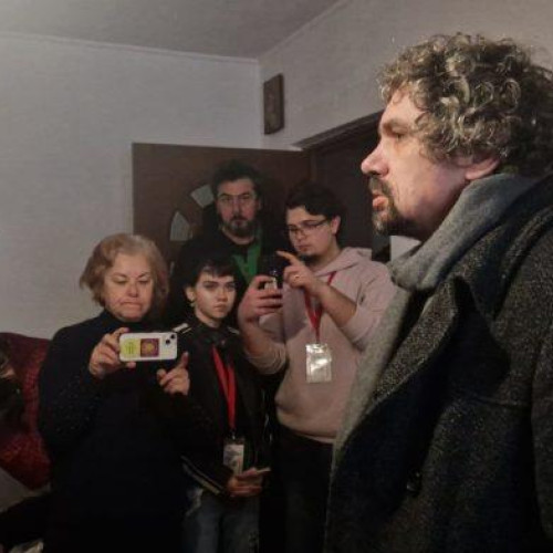 10 botoșăneni, vizită la atelierul scriitorului Dan Sociu