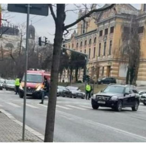 Accident rutier în Piața Avram Iancu: o femeie de 69 de ani, rănită