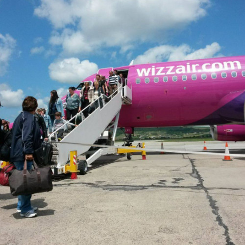 Anularea zborurilor WizzAir lasă pasagerii fără opțiuni de transport