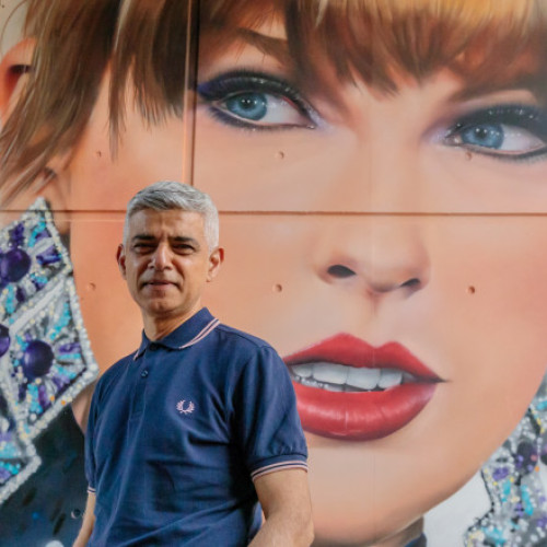 Primarul Londrei, Sadiq Khan, va fi investigat pentru acceptarea de bilete gratuite la un concert