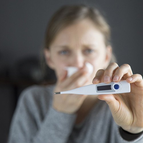 Creștere alarmantă a cazurilor de gripă în România, ședință de urgență convocată de ministrul sănătății