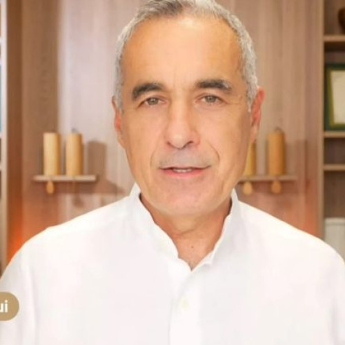 Profesor de religie de la Colegiul Național "B.P. Hasdeu" discută despre legionari și sprijină un candidat la prezidențiale