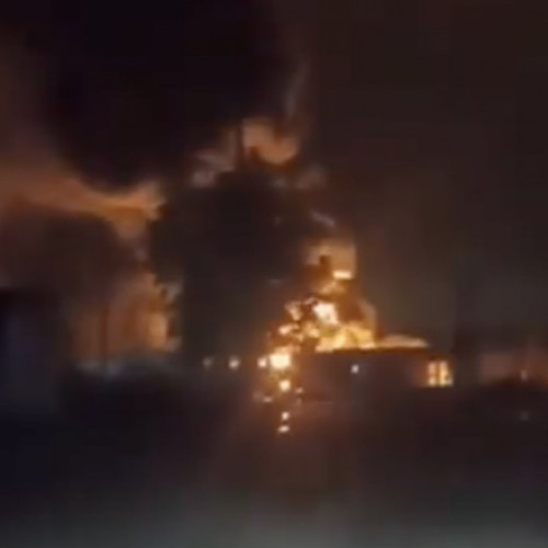 Atac cu drone ucrainene provoacă incendiu într-un sit industrial din Liudinovo