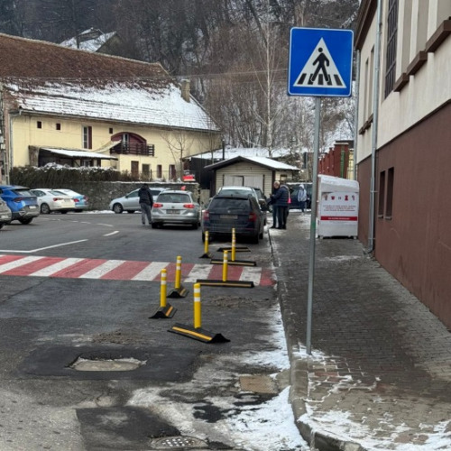 Zeci de stâlpi reflectorizanți vor fi montați la trecerile pentru pietoni din Râșnov